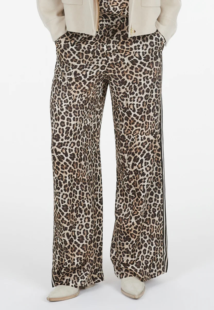 Pyjama trousers with leoprint and stripes