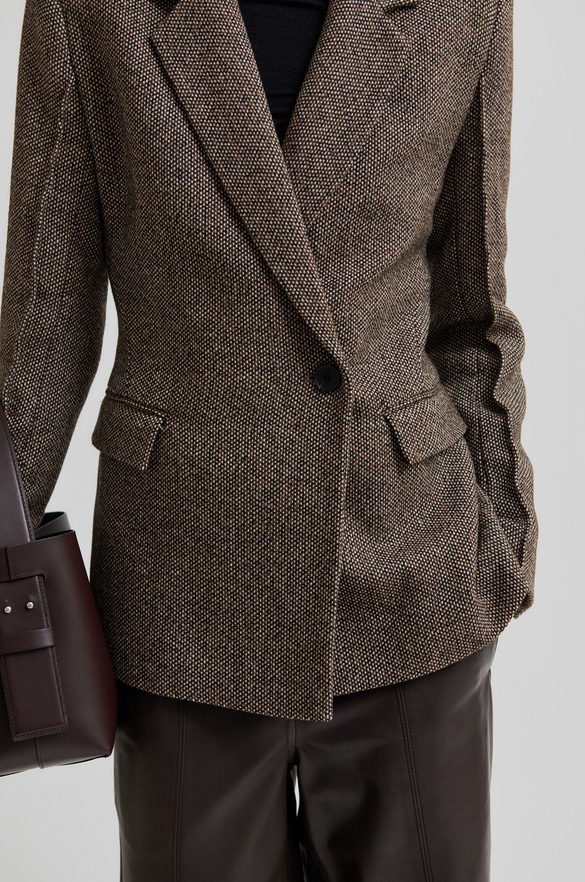 Emi Fitted Blazer in Delicio
