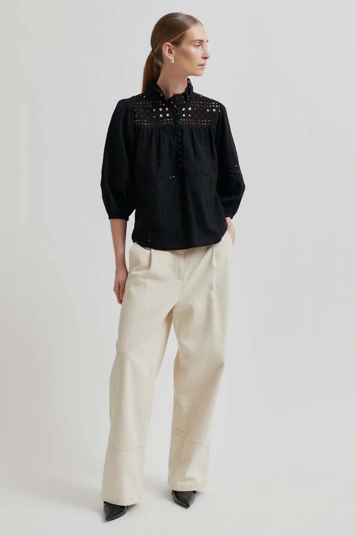 Brunie Blouse in black