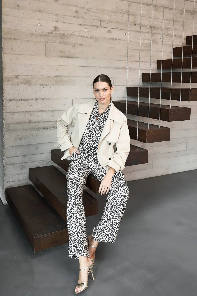 Short sleeve shirt with leopard print