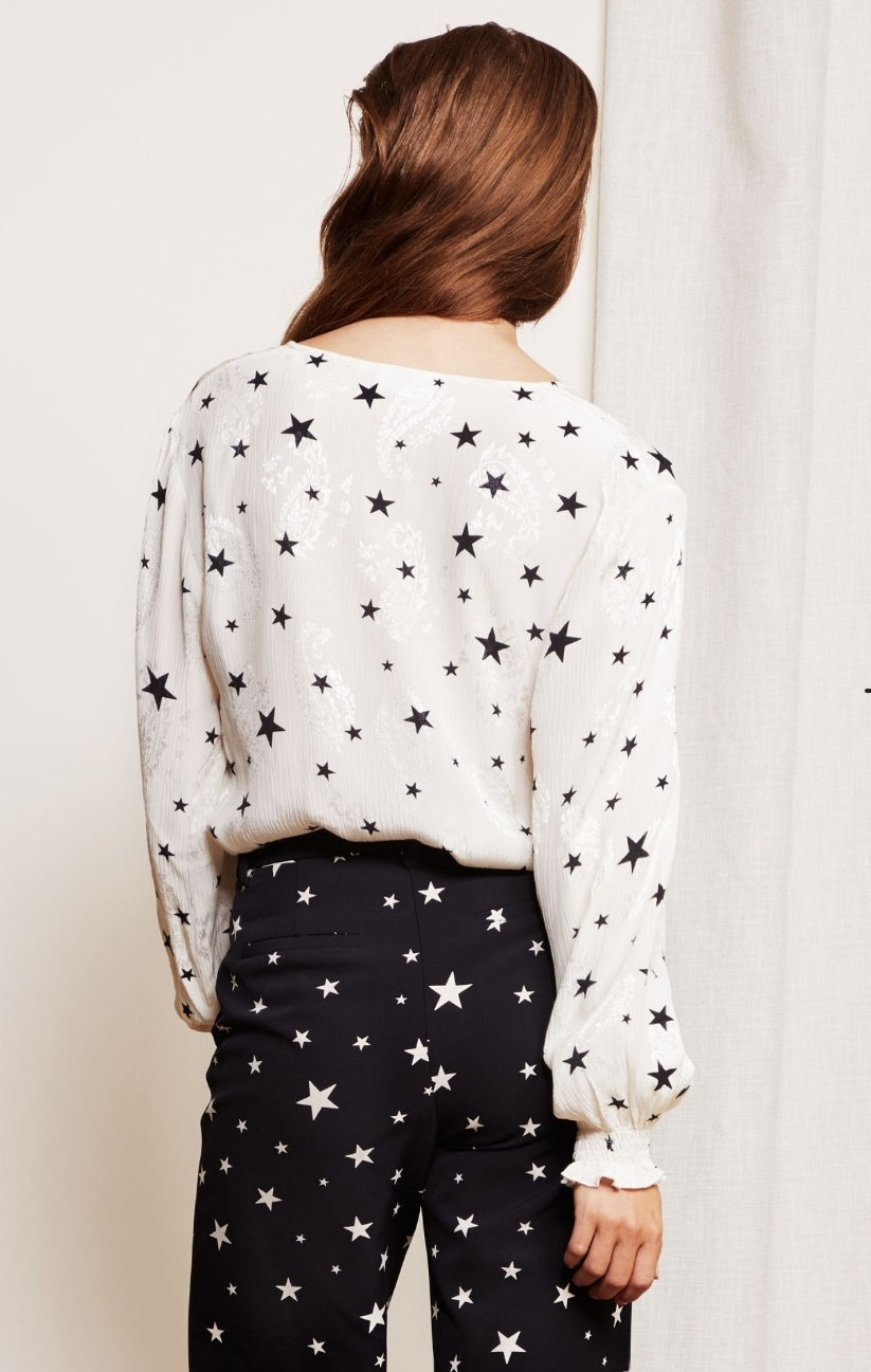 Valerie Top