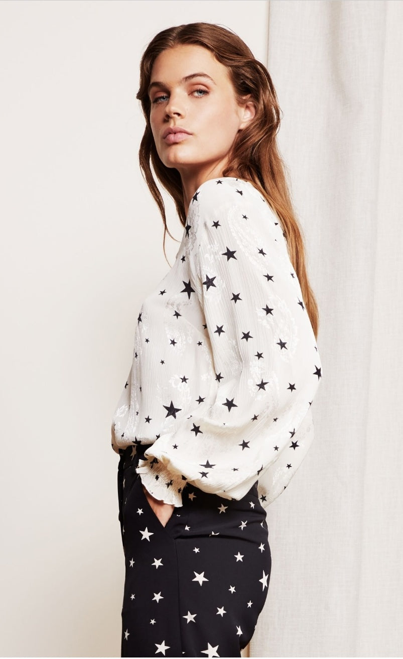Valerie Top