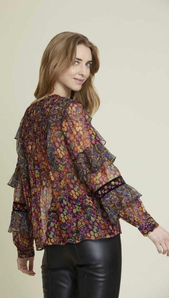 Care blouse