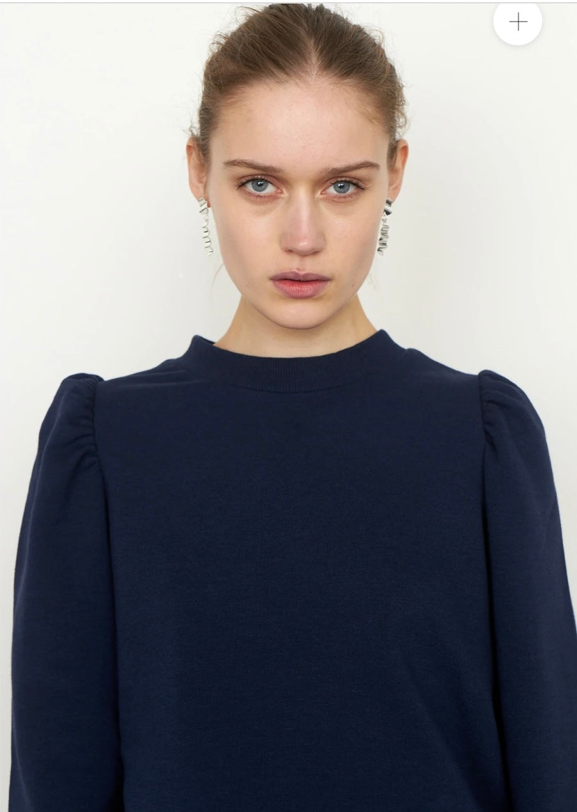 Carmella Sweat in maritime Blue
