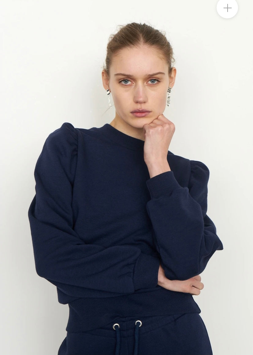Carmella Sweat in maritime Blue