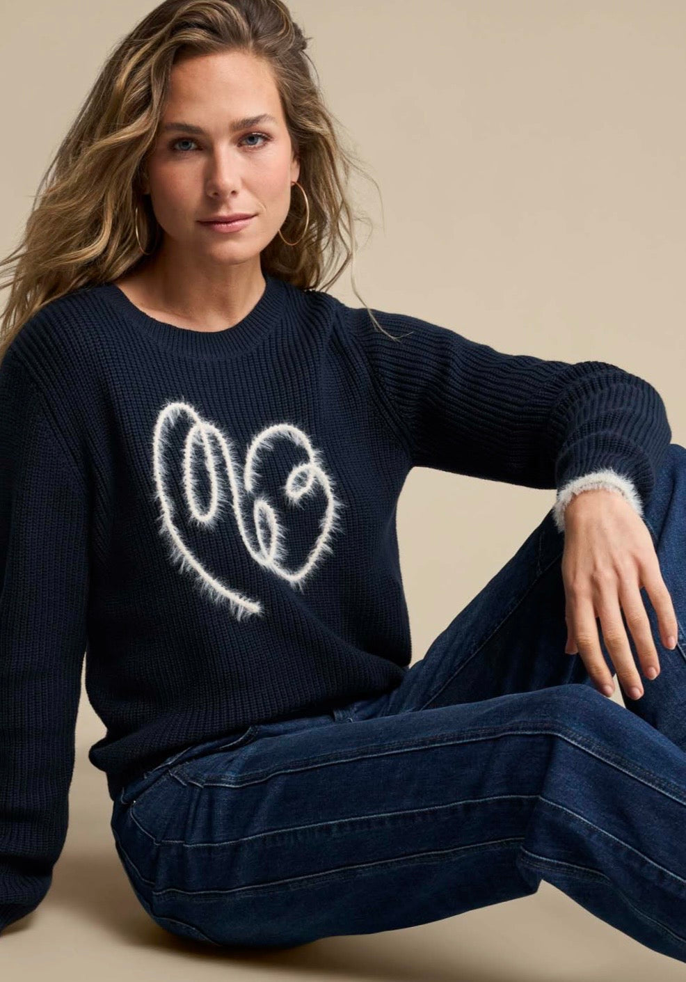 Sweater ribbon logo in navy