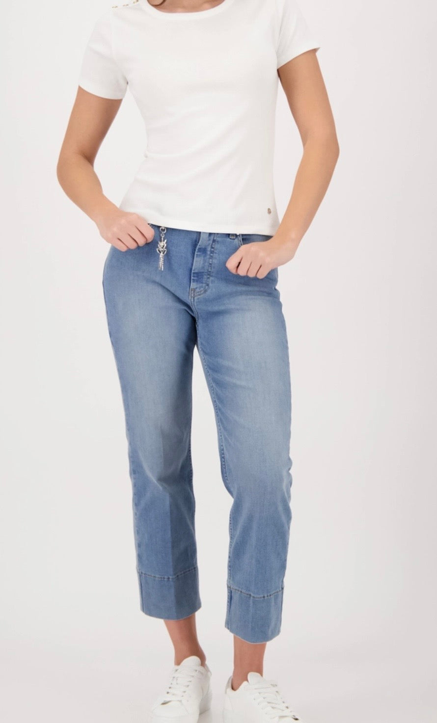 NEWT-SHIRT WITH BUTTON PLACKET
COLOR: Off-white