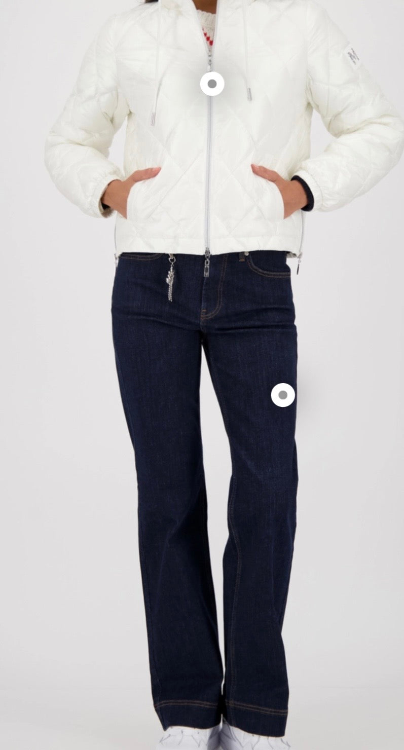 NEWQUILTED JACKET WITH STAND-UP COLLAR
COLOR:OFF WHITE