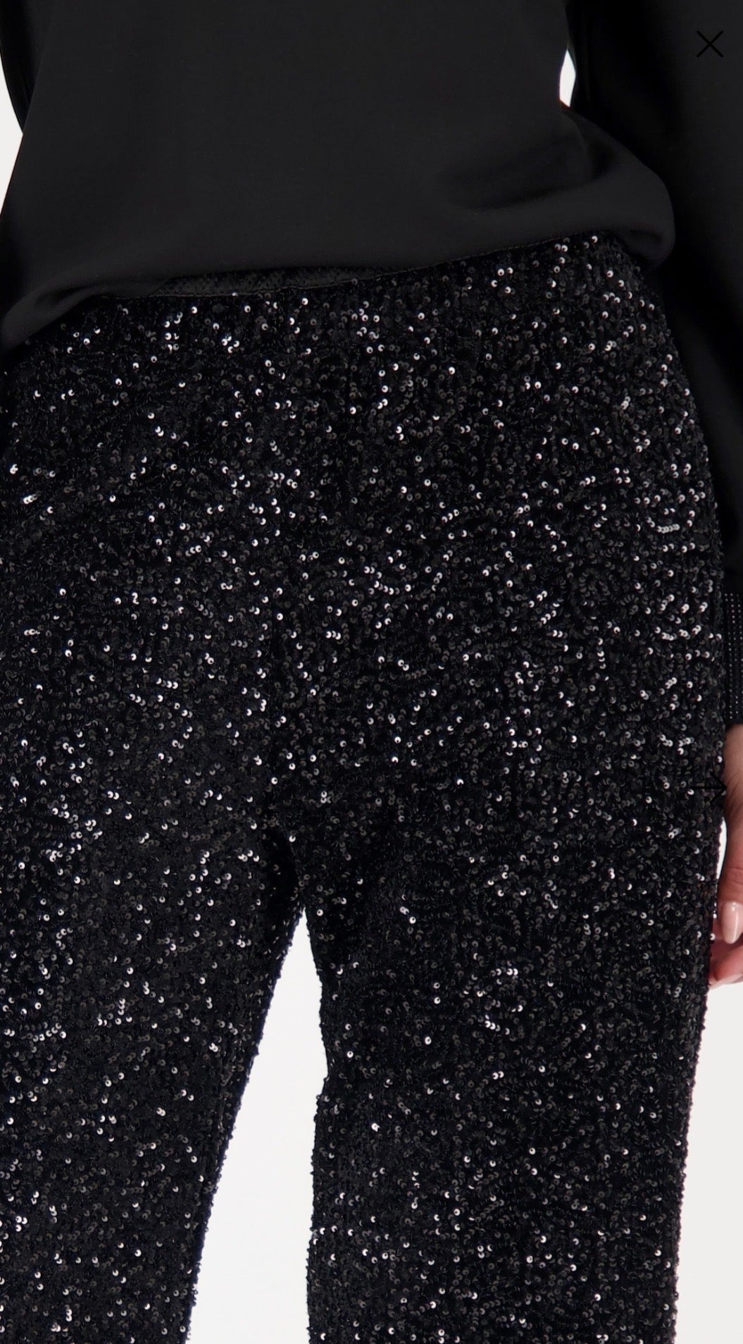 WIDE-LEG PANTS WITH SEQUINS
COLOR: Black