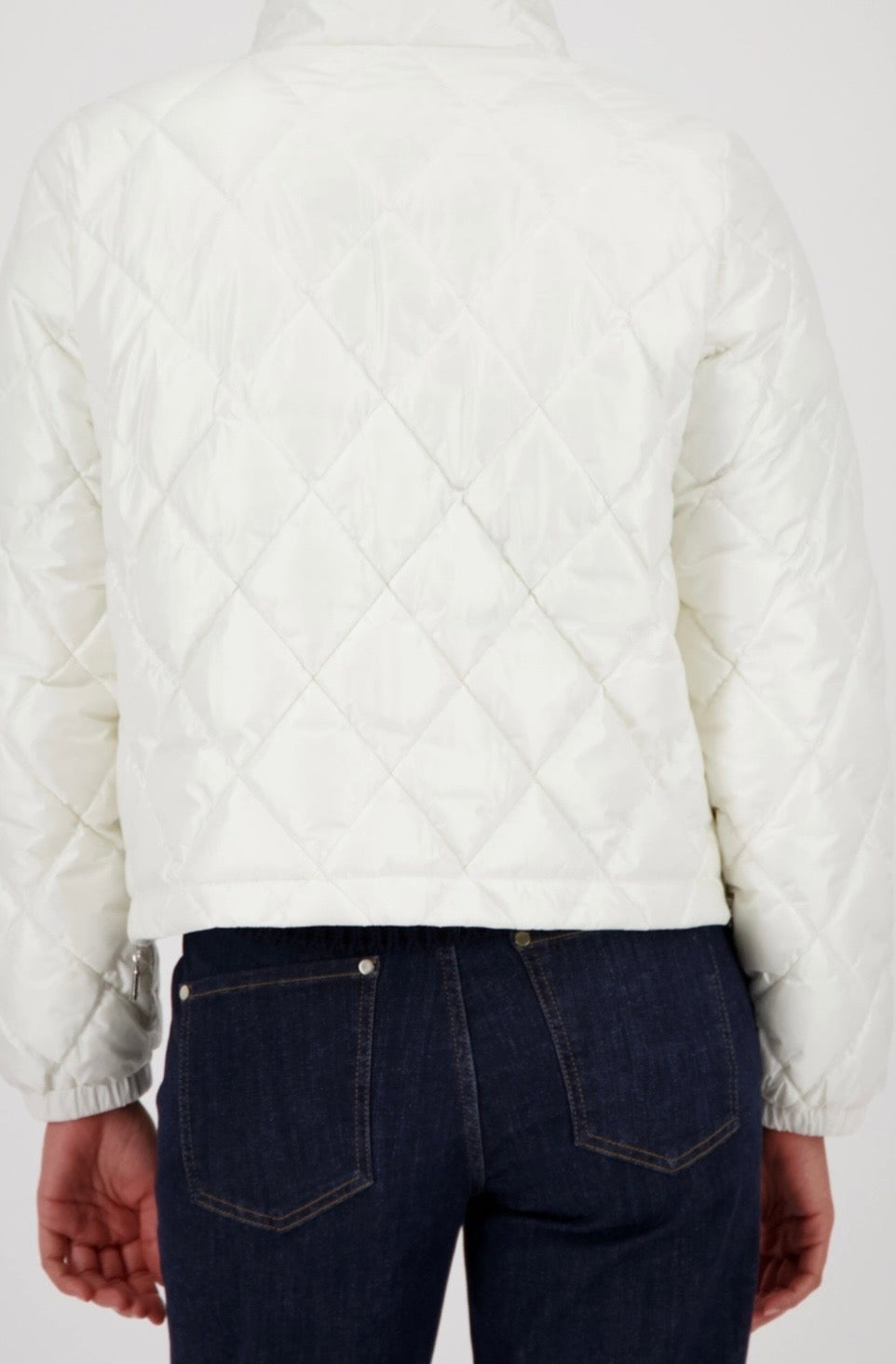NEWQUILTED JACKET WITH STAND-UP COLLAR
COLOR:OFF WHITE
