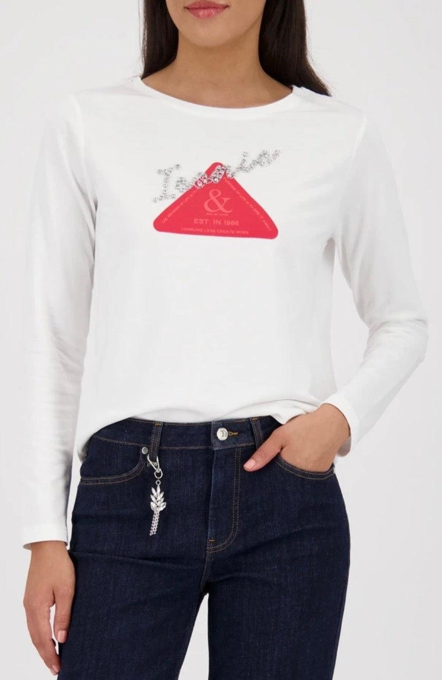 White round neck tee with red emblem