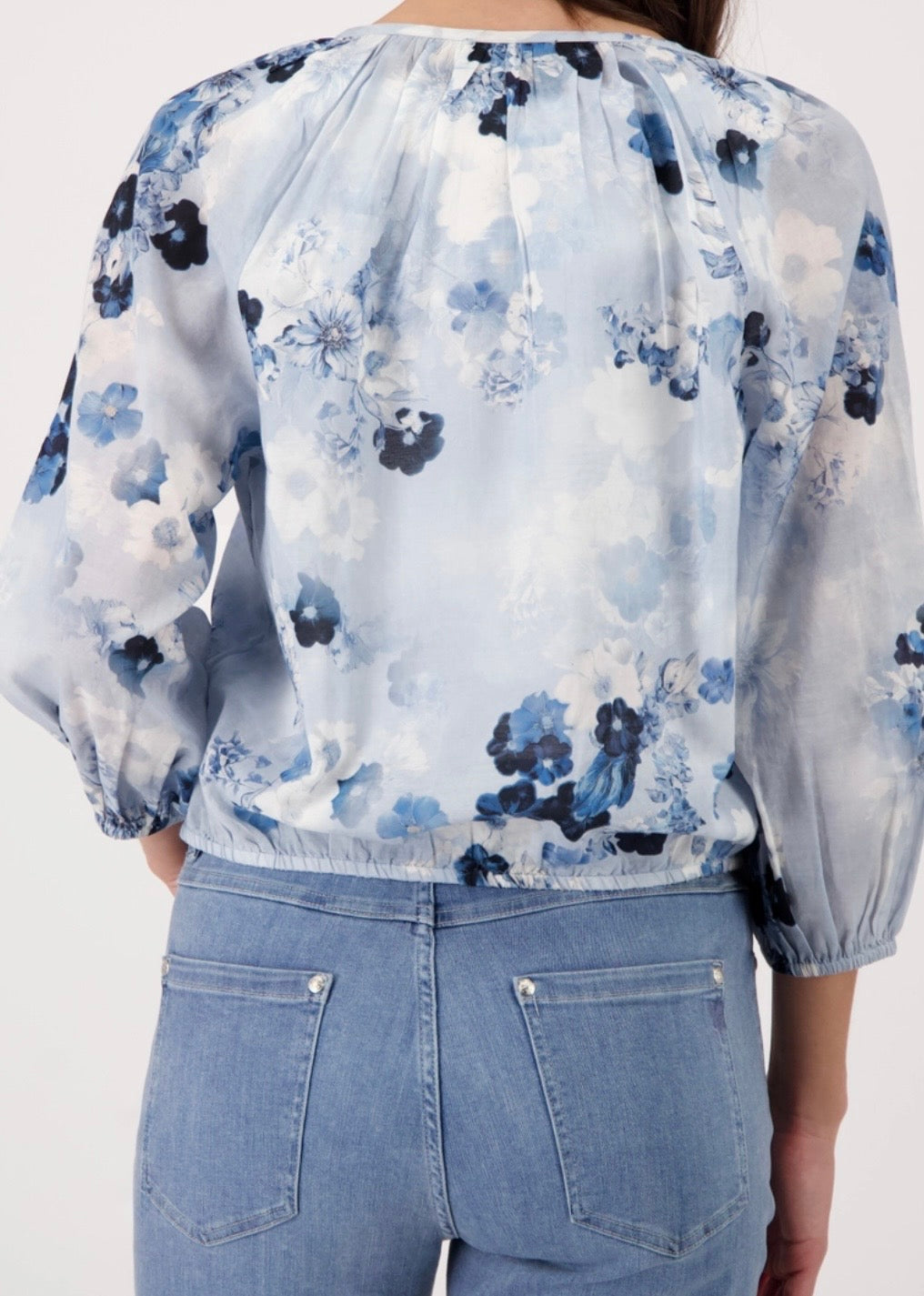 NEW-BLOUSE WITH FLORAL PATTERN IN SEASIDE PATTERN