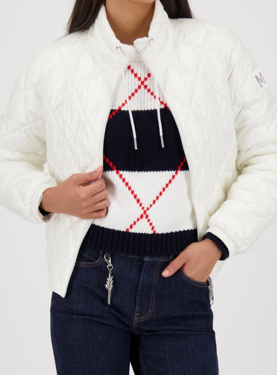 NEWQUILTED JACKET WITH STAND-UP COLLAR
COLOR:OFF WHITE