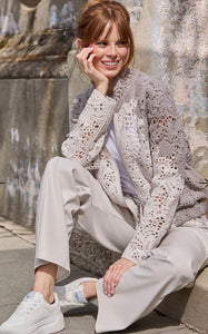 CARDIGAN WITH CORNELLY PATTERN
COLOR:Greige