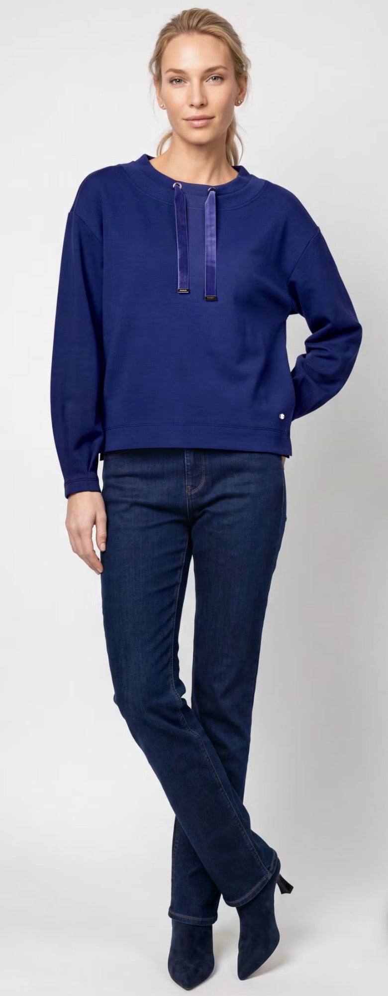 NEW-SWEATSHIRT WITH VELVETY DRAWSTRING
COLOR:Classic navy