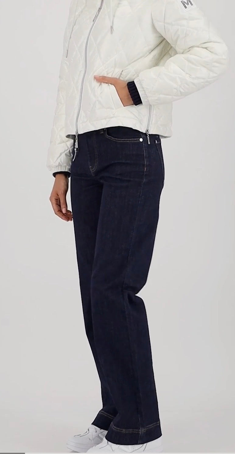 NEWQUILTED JACKET WITH STAND-UP COLLAR
COLOR:OFF WHITE