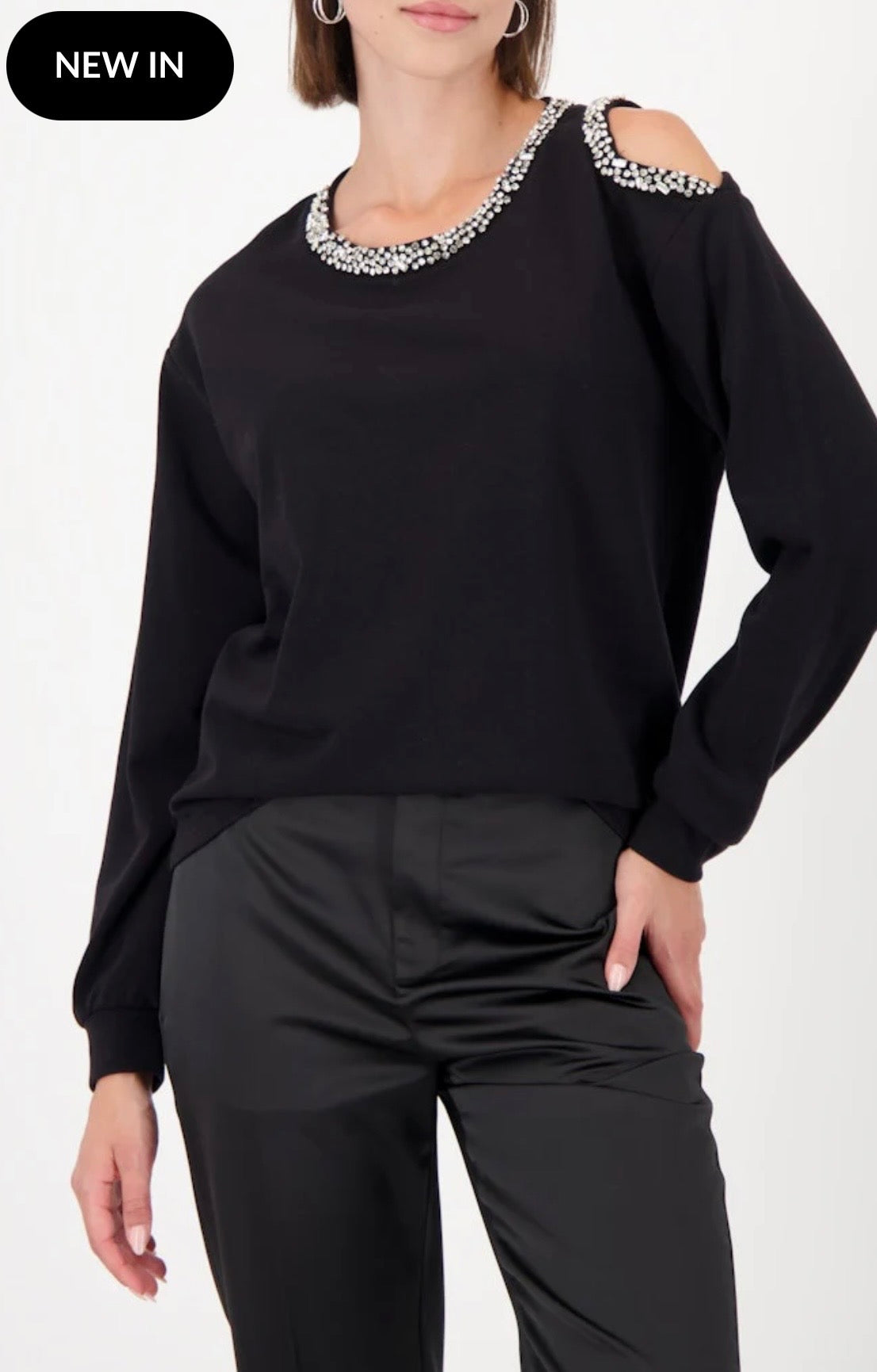 DECORATIVE TRIM CUT OUT SWEATER - BLACK