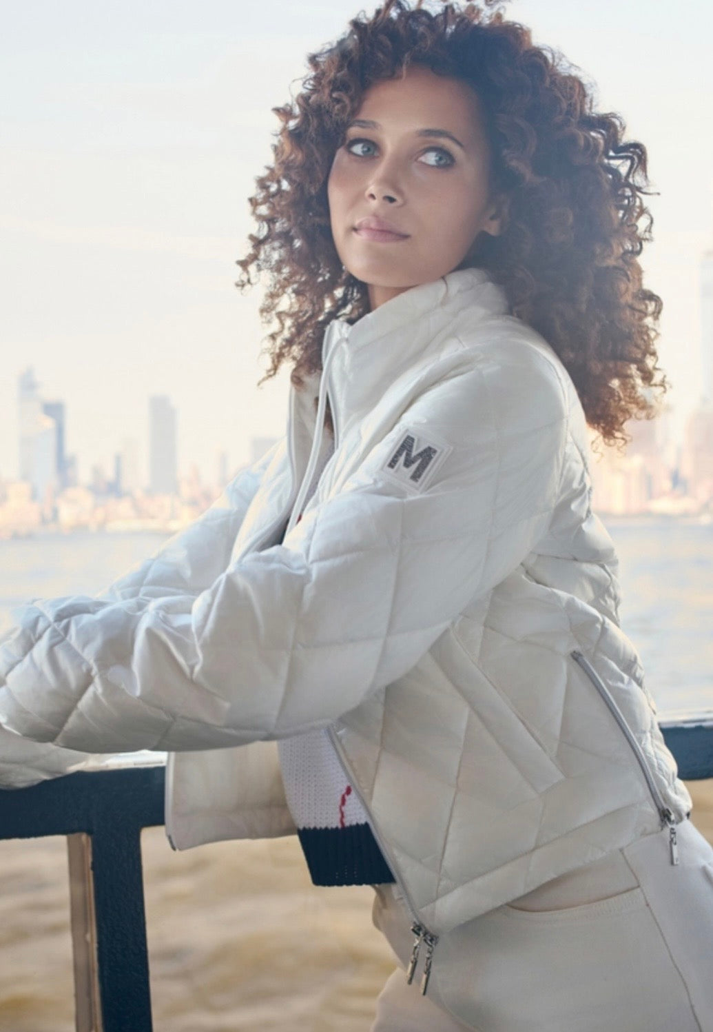 NEWQUILTED JACKET WITH STAND-UP COLLAR
COLOR:OFF WHITE