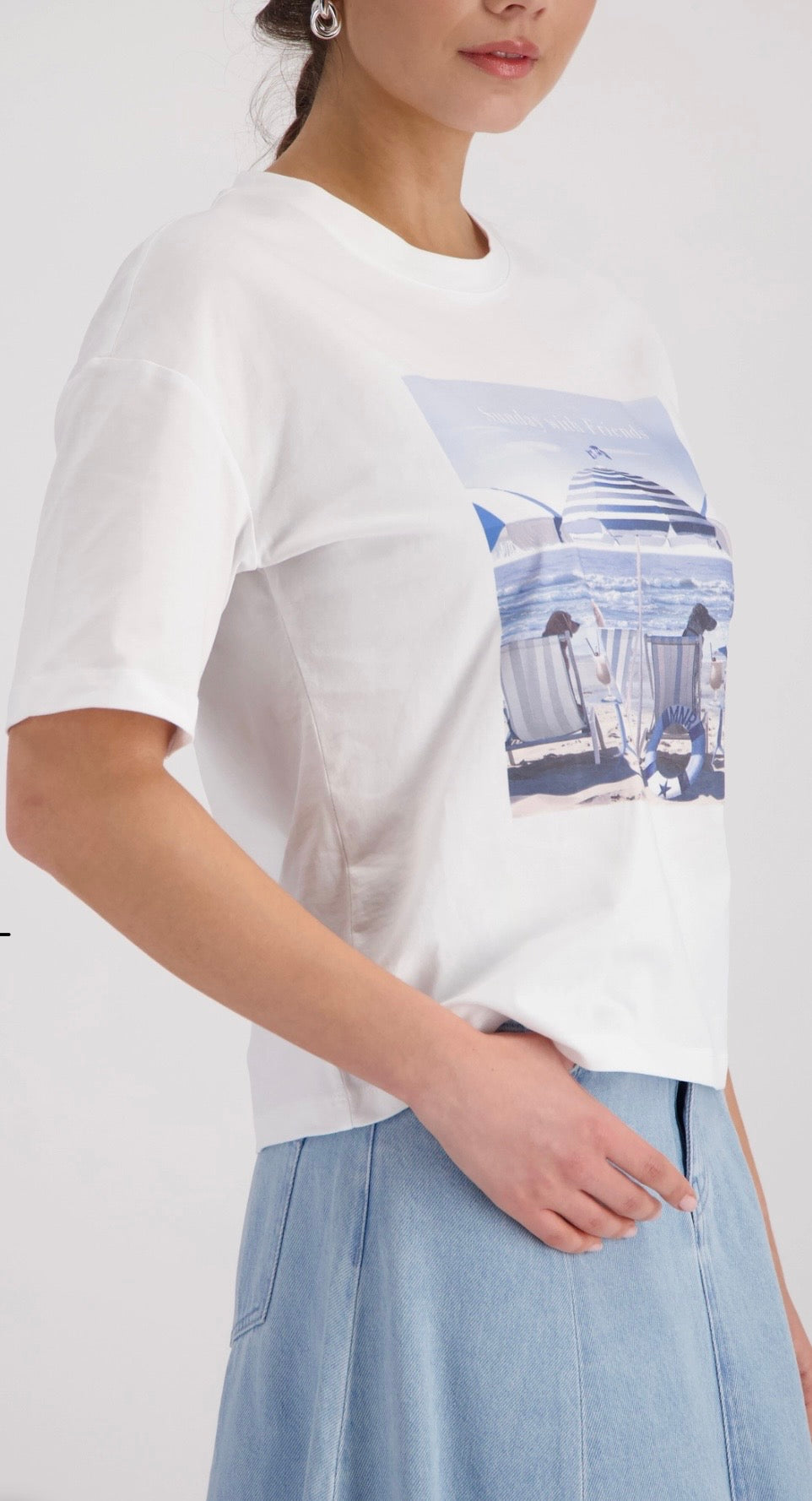 T-SHIRT WITH LETTERING
COLOR: Cream