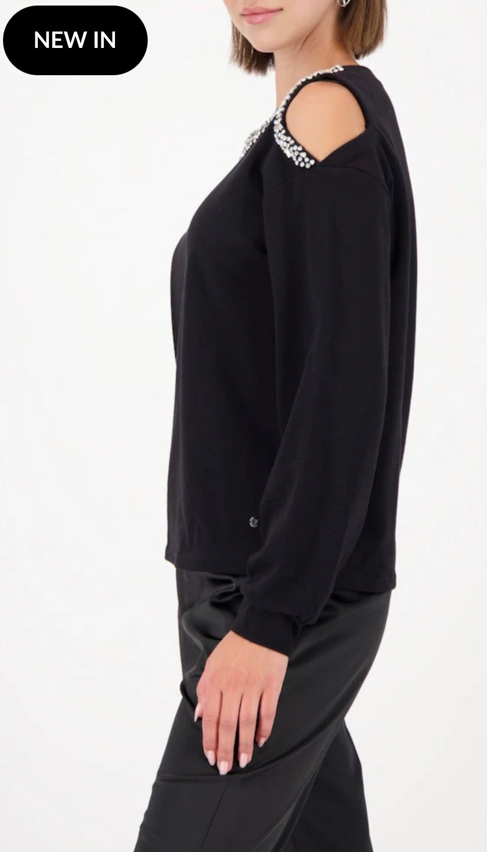 DECORATIVE TRIM CUT OUT SWEATER - BLACK