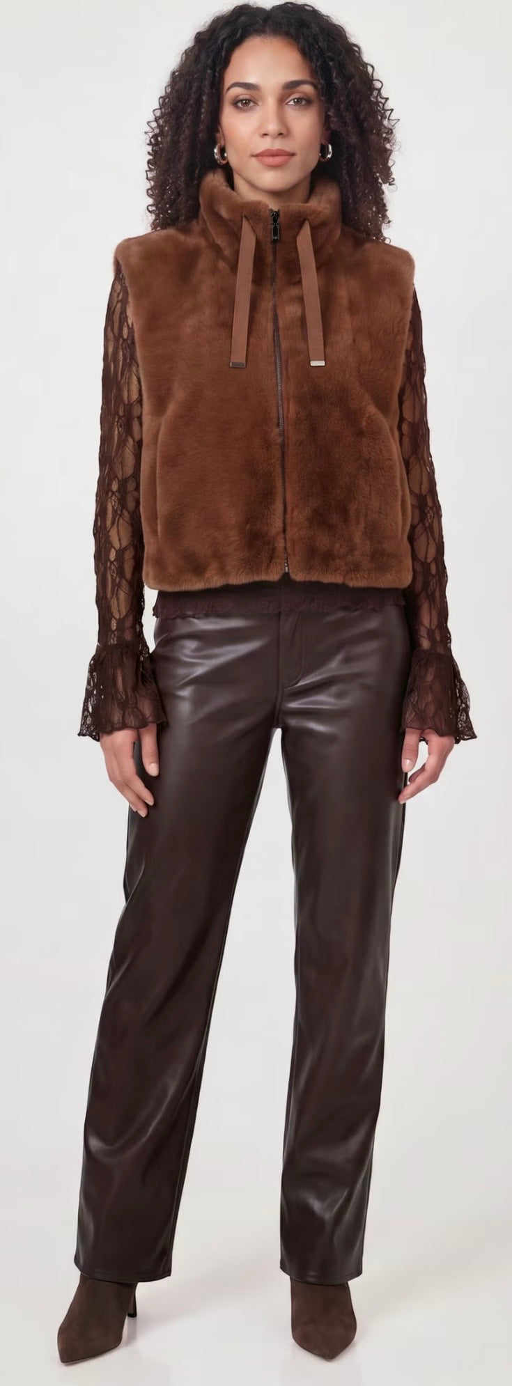 NEWFAUX FUR VEST
COLOR: Chocolate brown