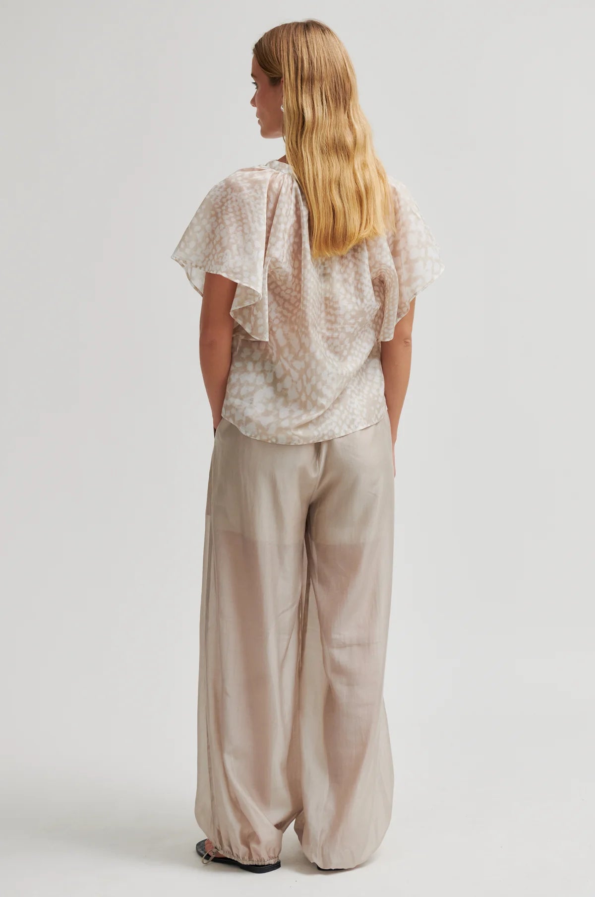 Shades Blouse in plaza taupe