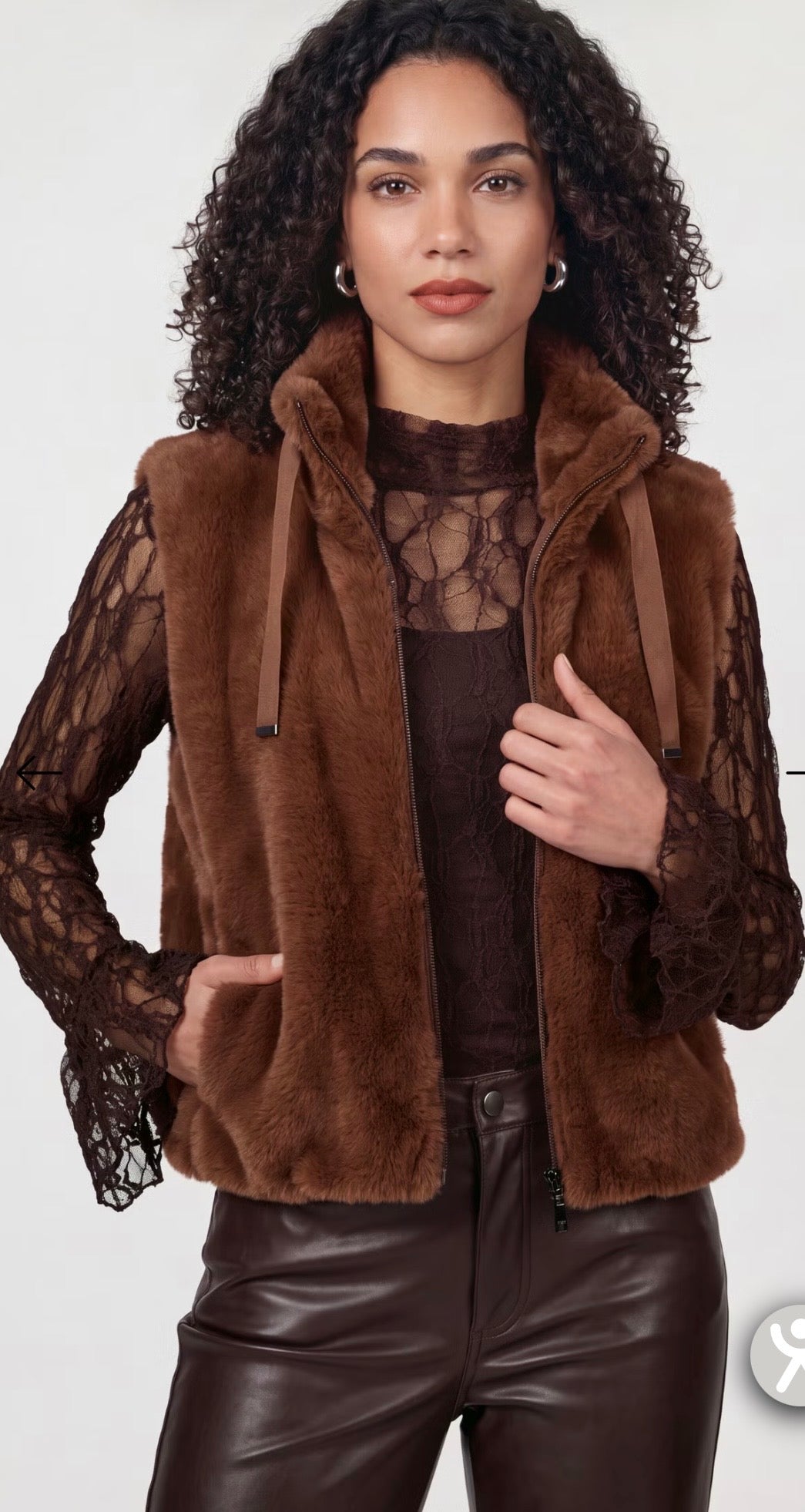 NEWFAUX FUR VEST
COLOR: Chocolate brown