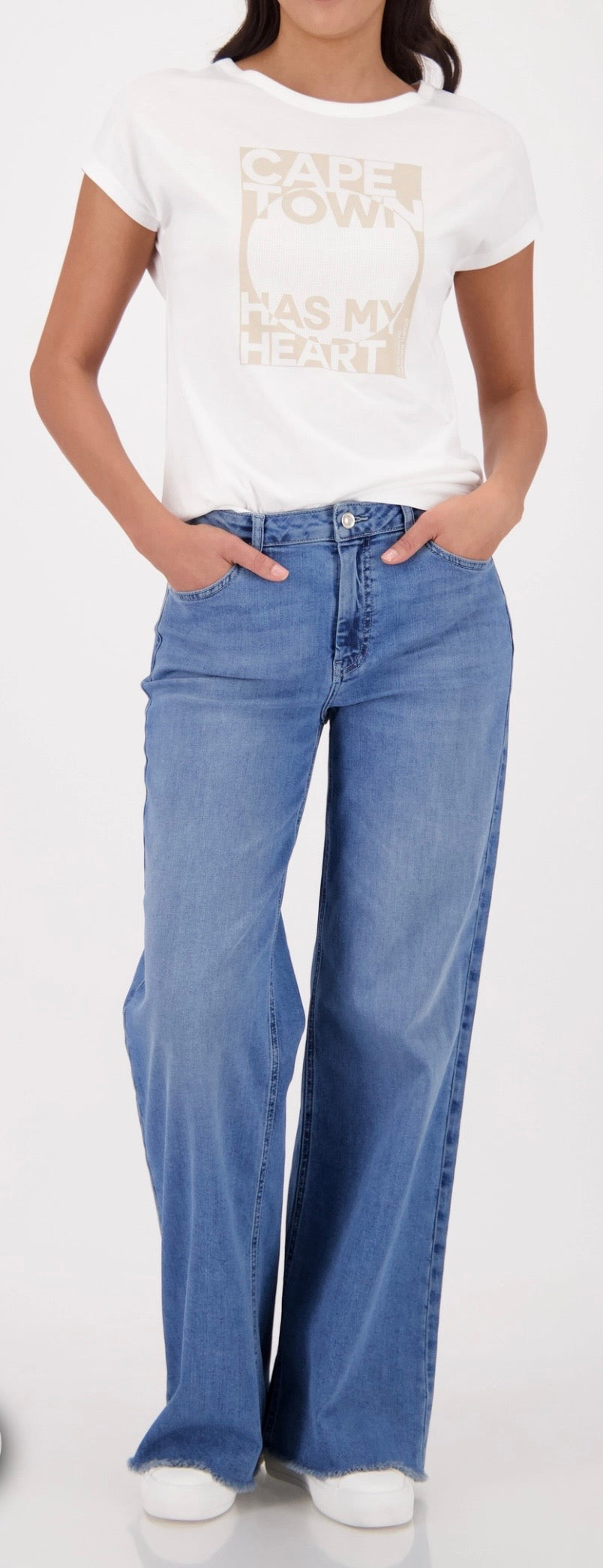 NEW T-SHIRT WITH LETTERING IN OFF WHITE