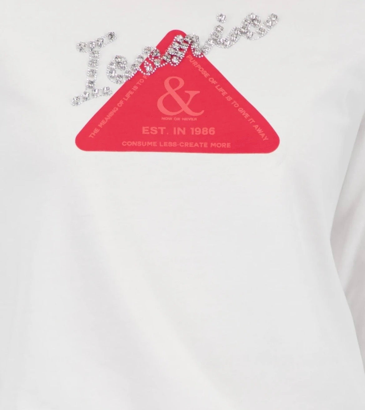 White round neck tee with red emblem