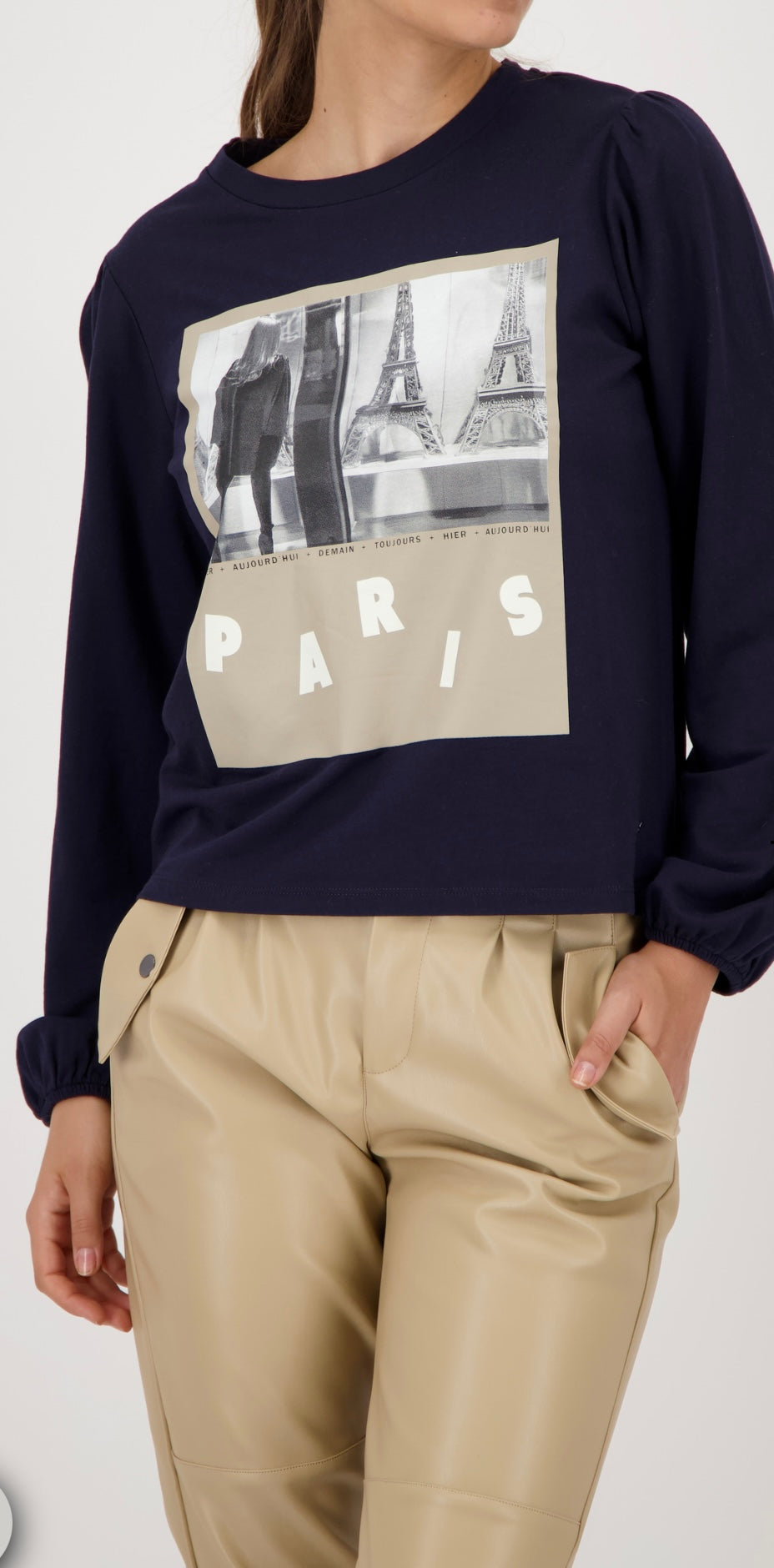 NEWLONG-SLEEVED SHIRT WITH POLAROID PRINT
COLOR: Night sky