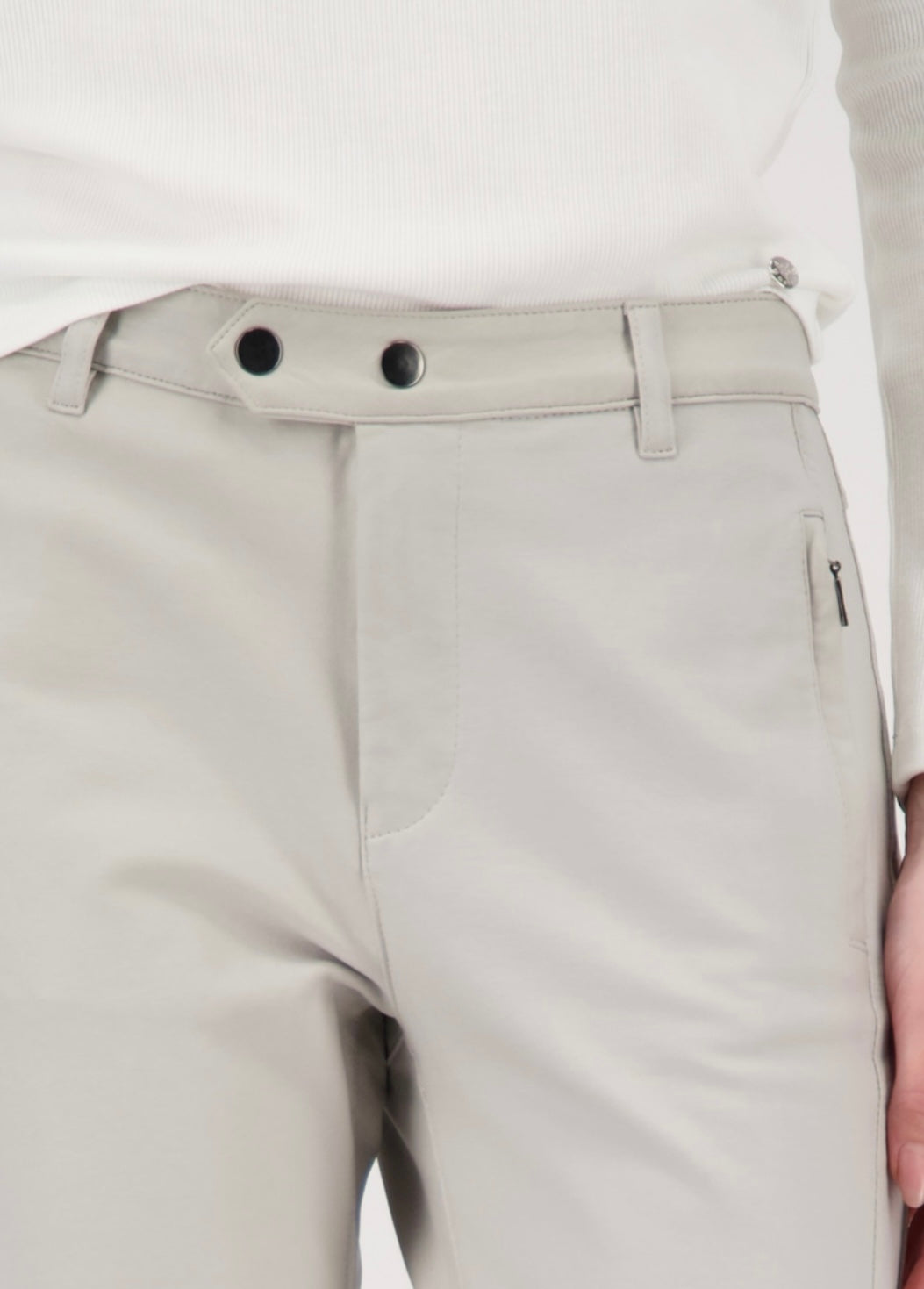 STRAIGHT LEG LEATHER TROUSERS
COLOR:Greige