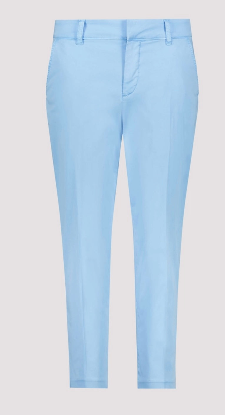 BUSINESS CHINOS
COLOR: Spring water