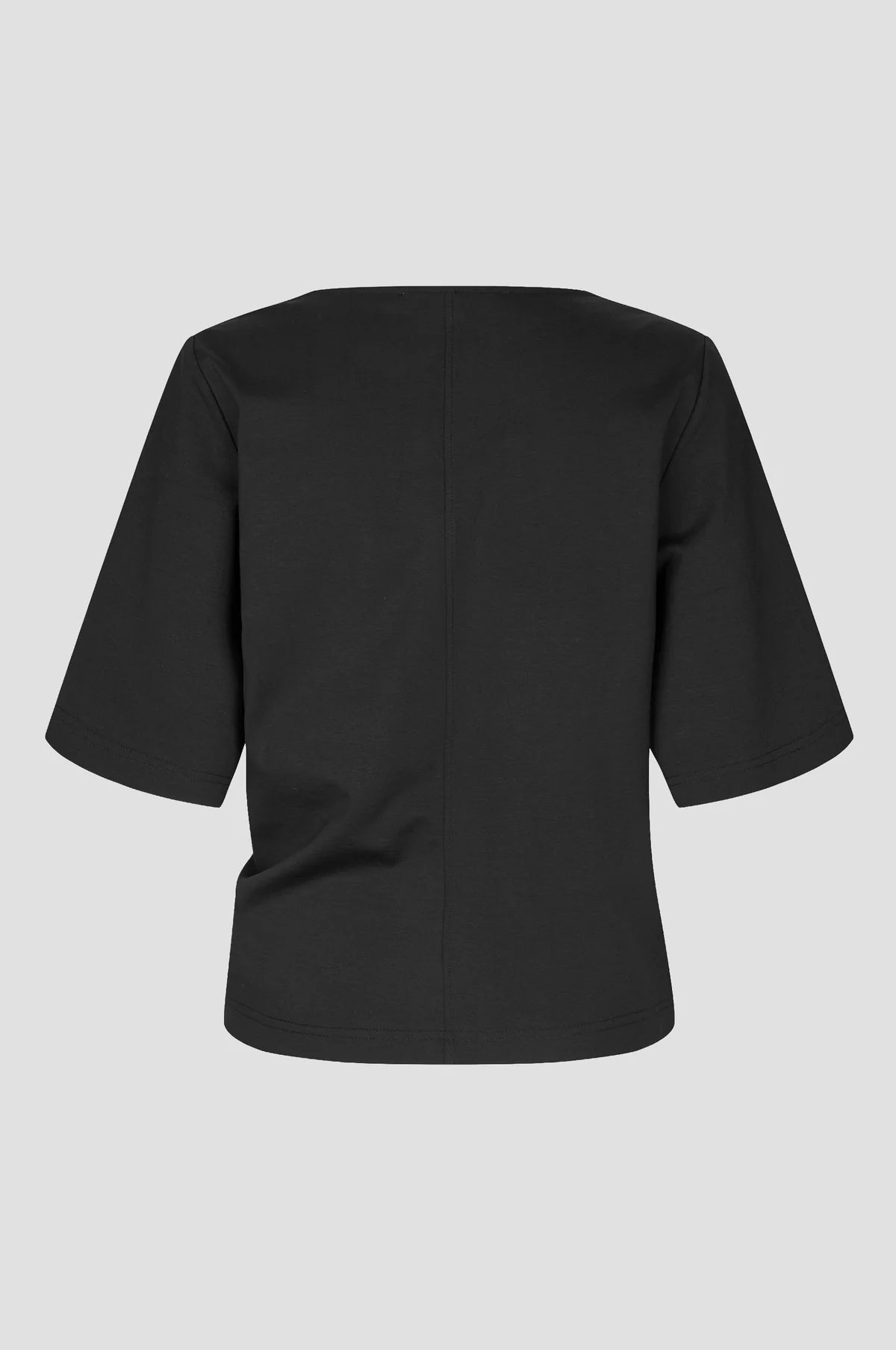 Arkai Drape Tee in black