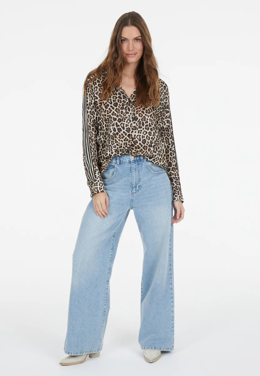Shirt with leopard print and stripes