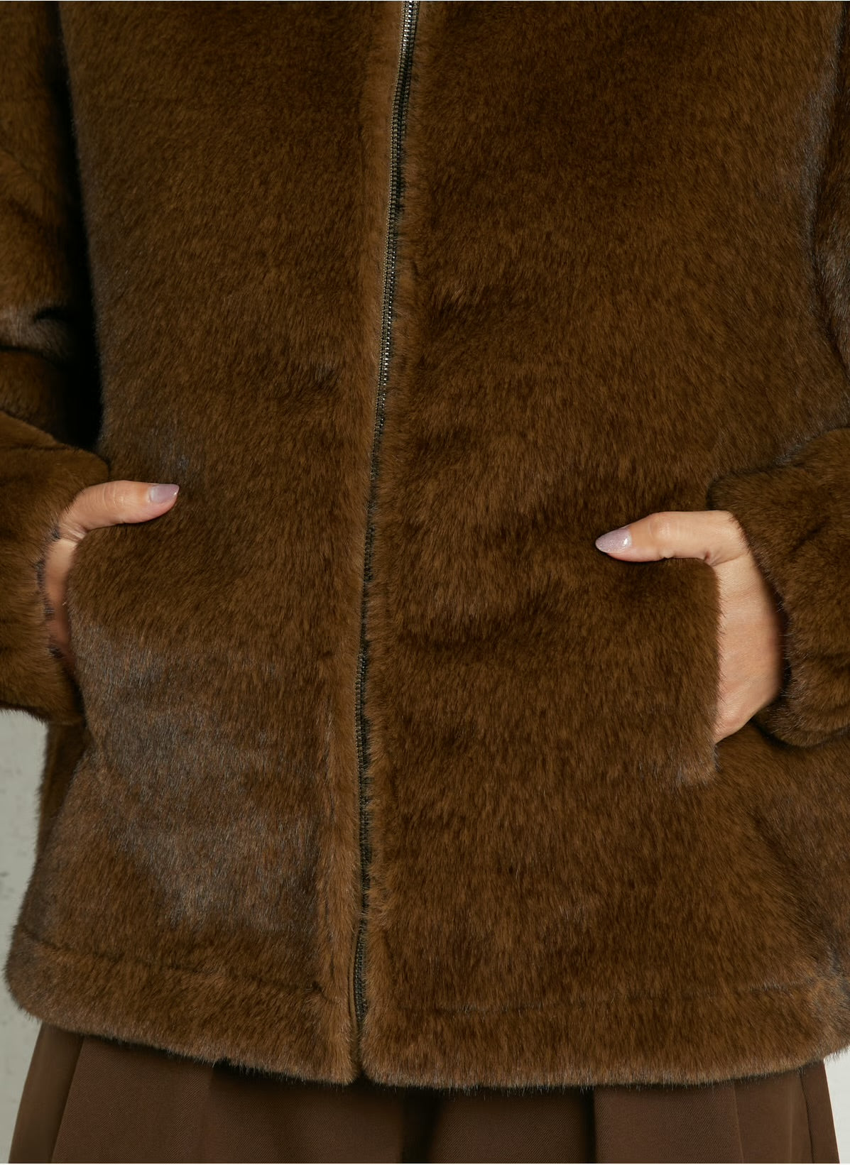 Eco-friendly
New
Suncoo
Faux fur coat - Khaki – DARLING