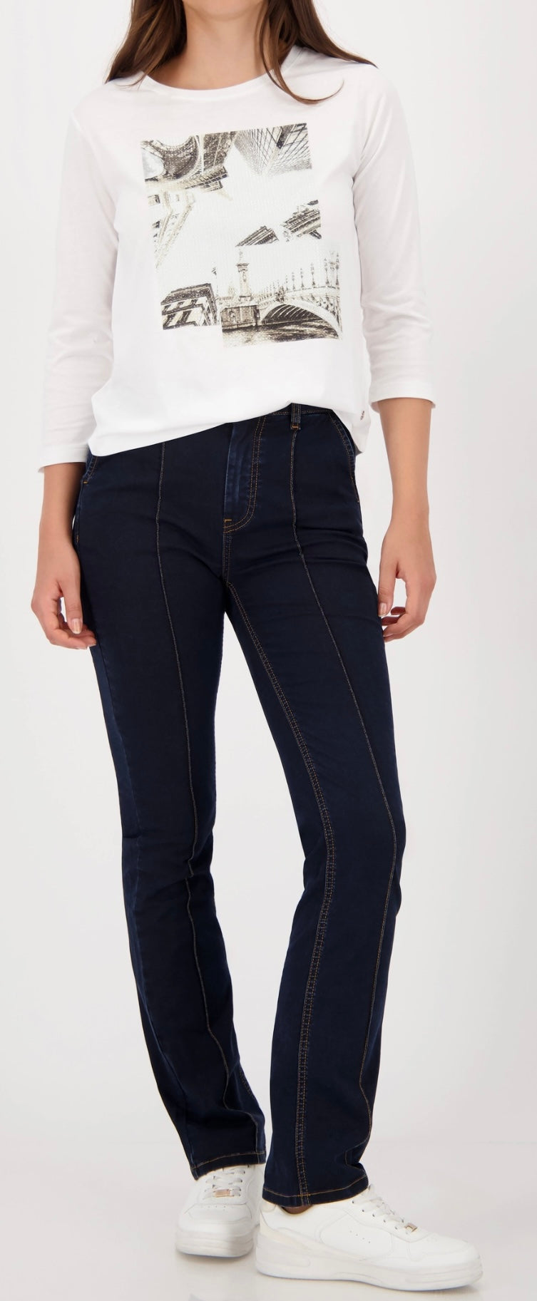 NEWSHIRT WITH PARIS PRINT
COLOR:Off white