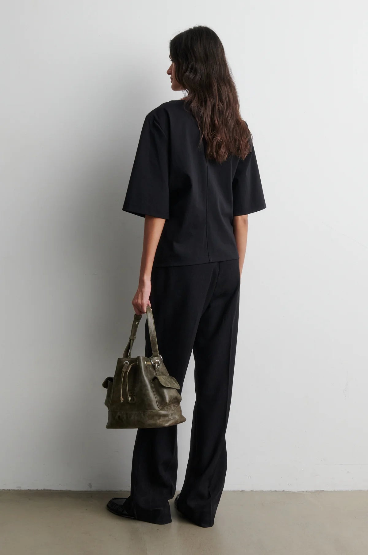 Arkai Drape Tee in black