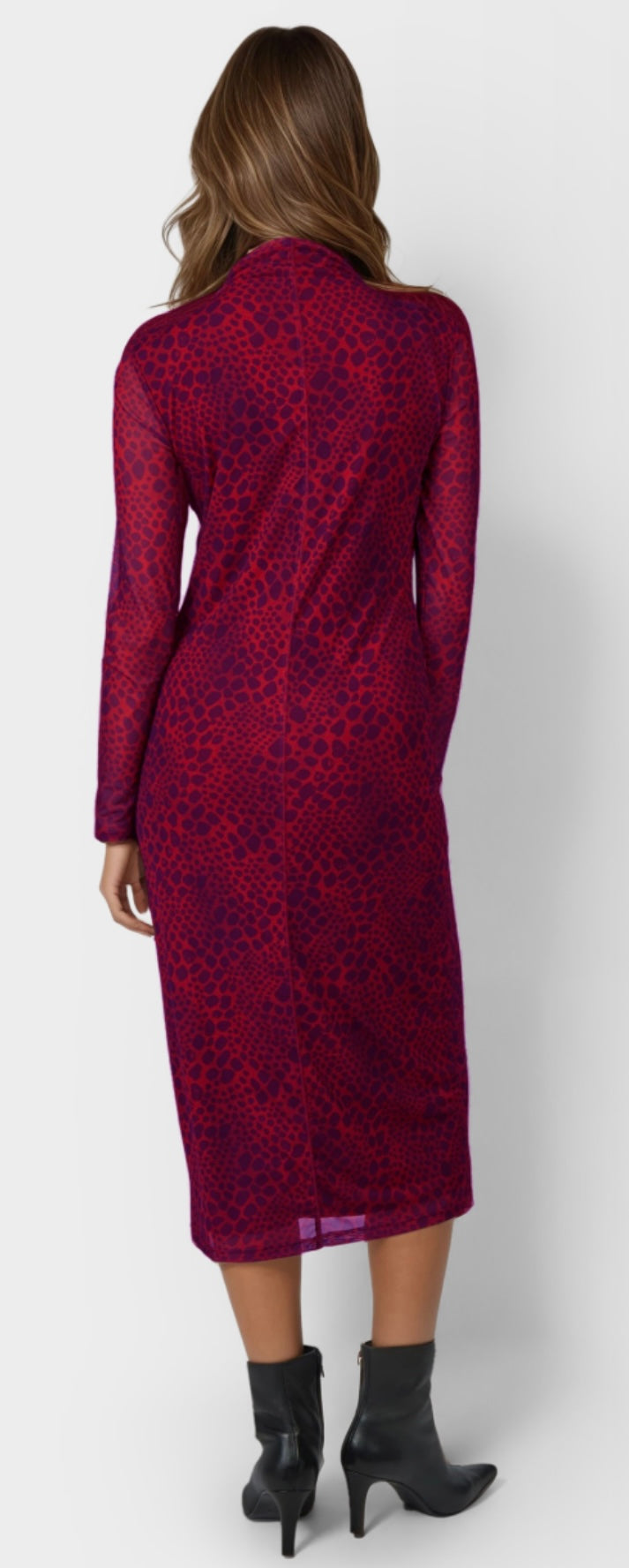 Dress in reptile print in red varied