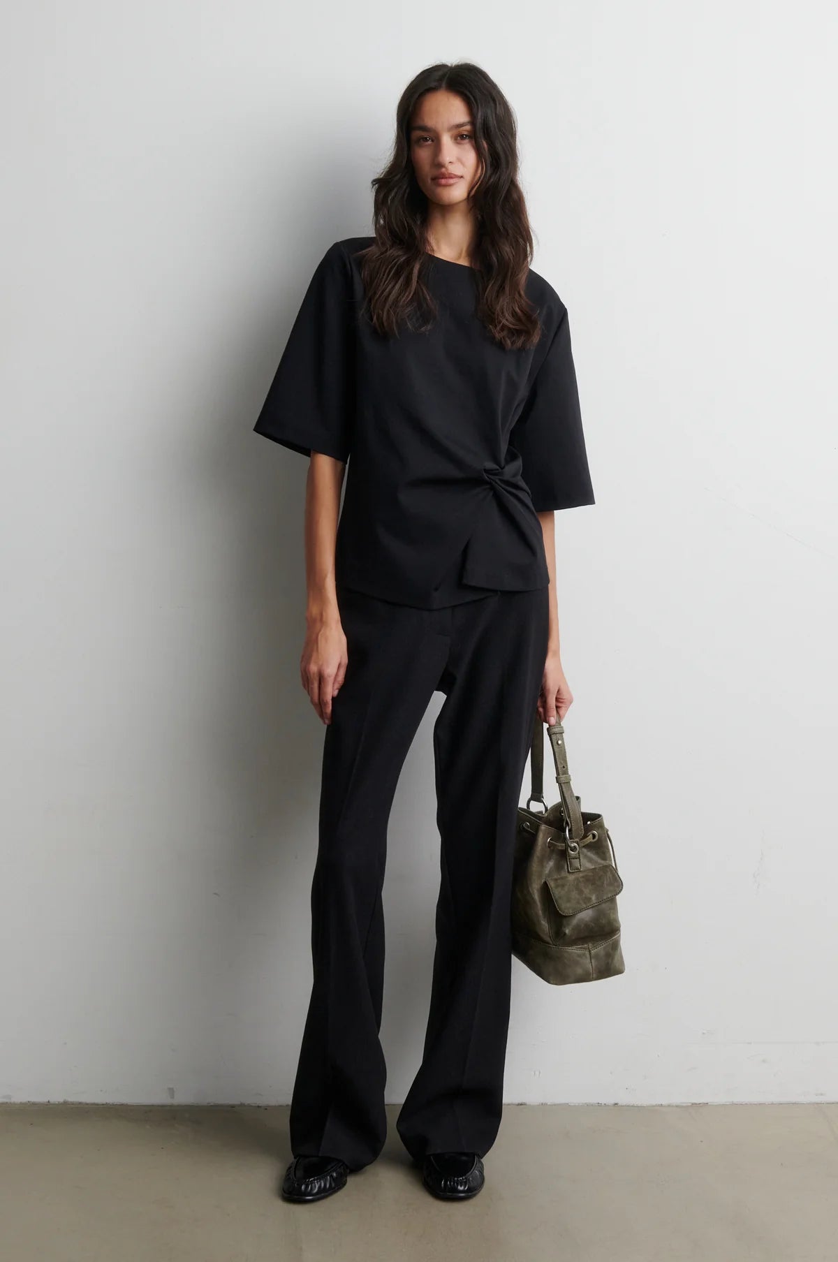 Arkai Drape Tee in black
