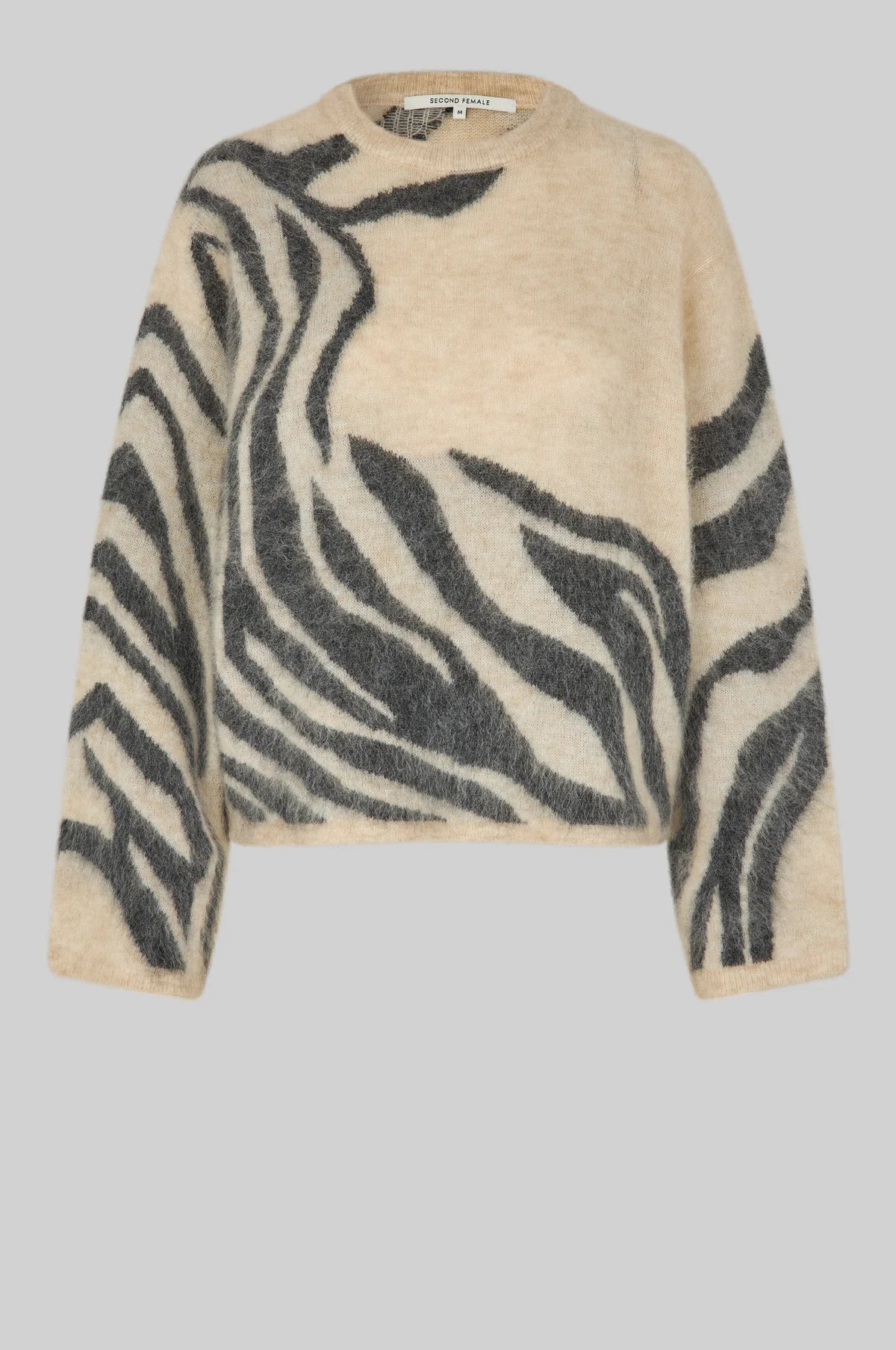 Zarah Knit O-Neck in trench coat