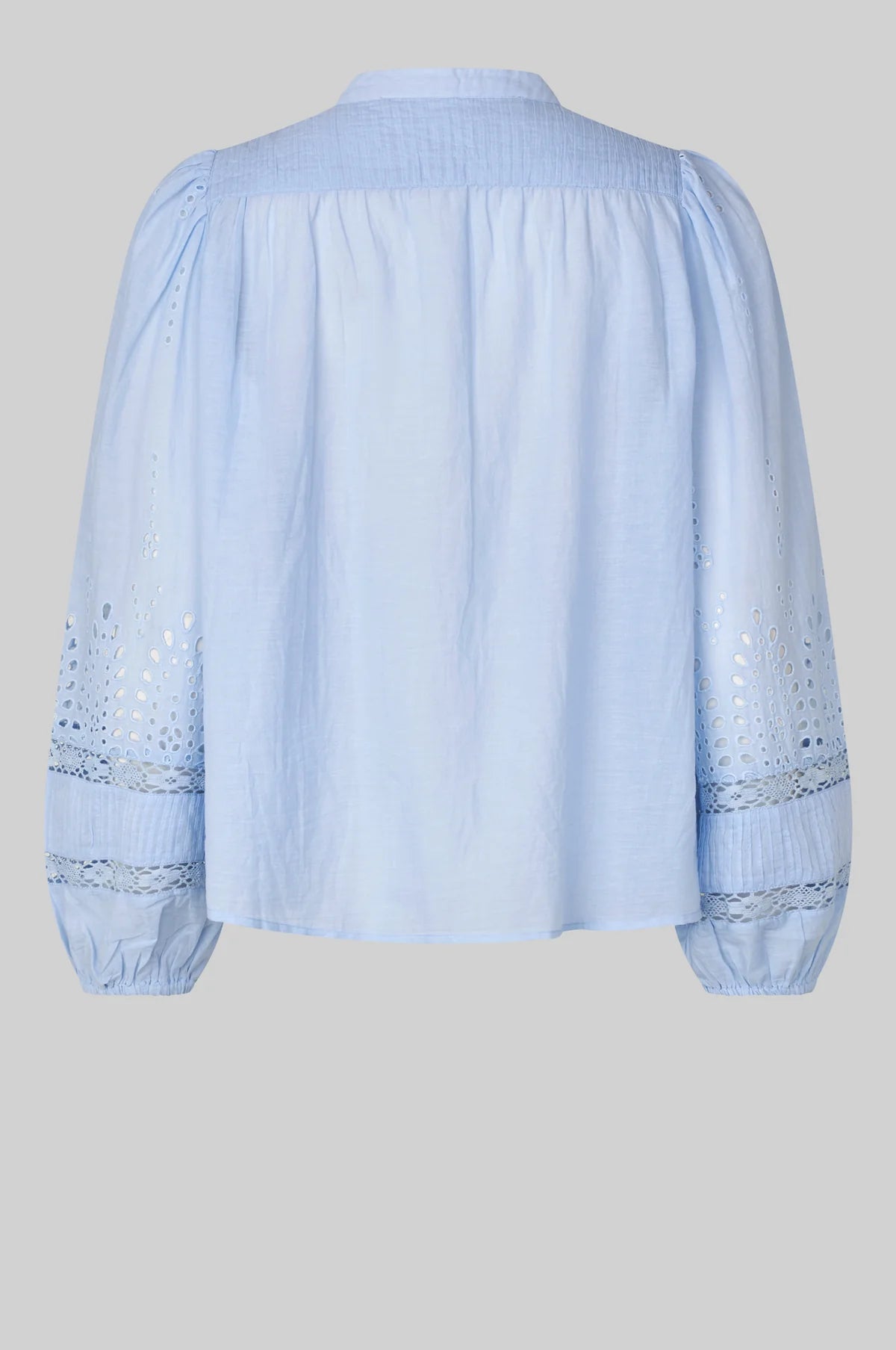 Camil Shirt in windsurfer