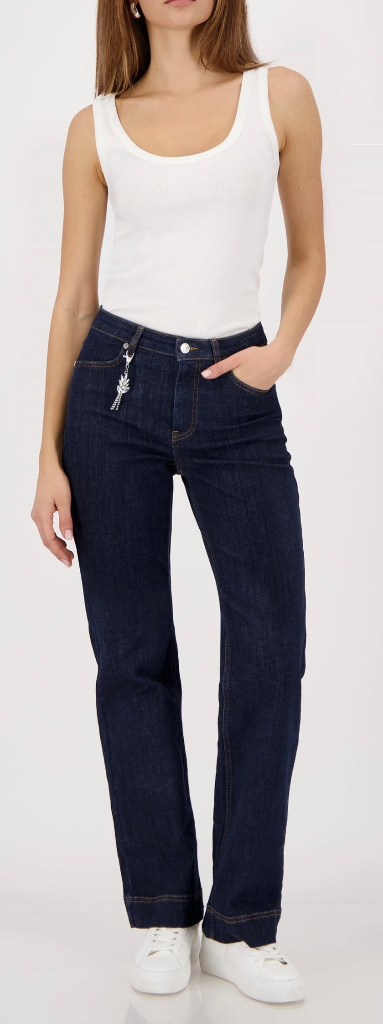 NEWBASIC-TOP
COLOR: Off-white