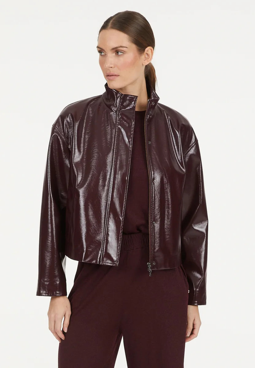 Jacket in vegan patent leather Bordeaux