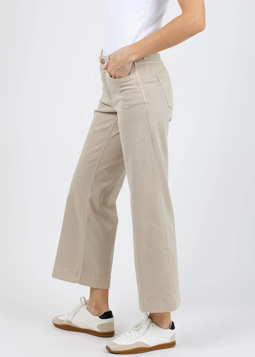 MAC
Dream Wide Crop Wonderlight Jeans - Smoothly Beige