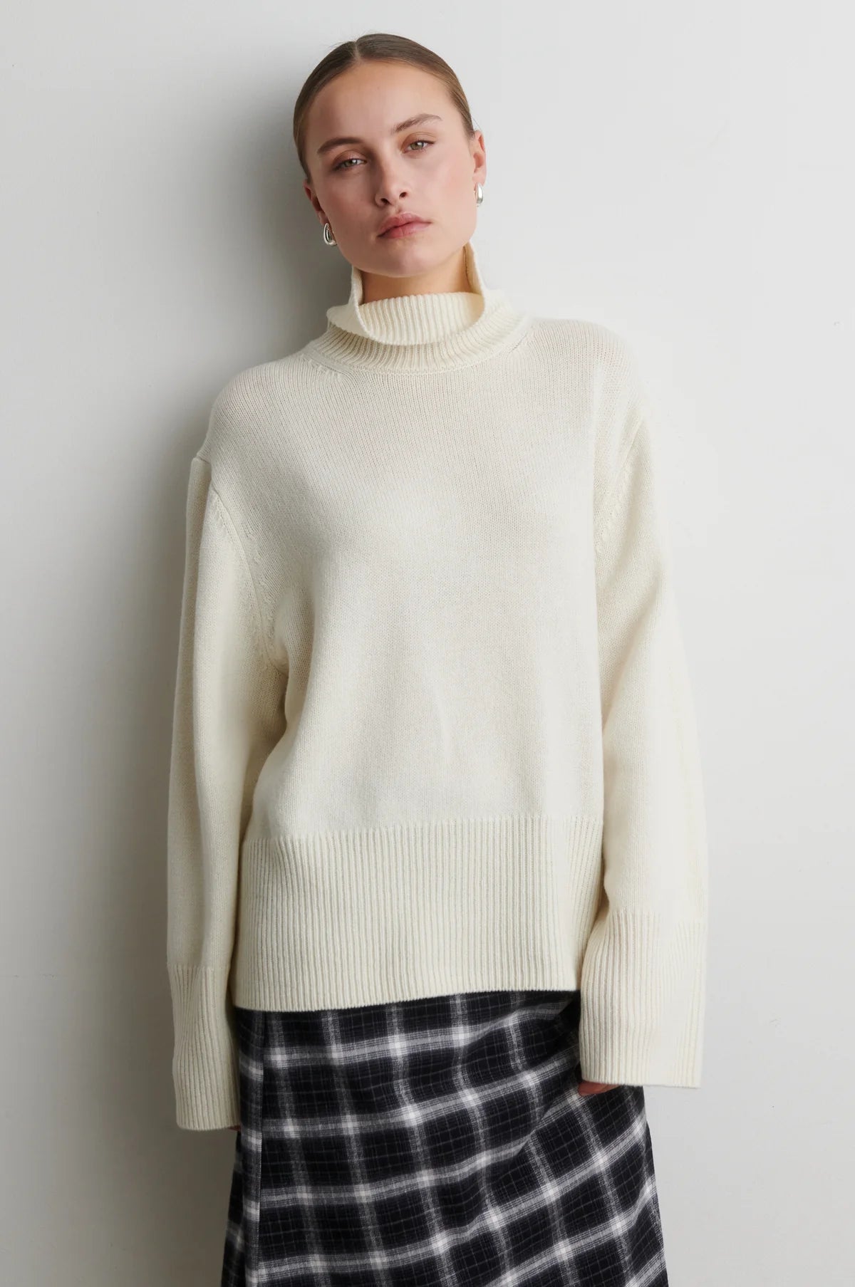 Alpha Knit T-Neck in cream