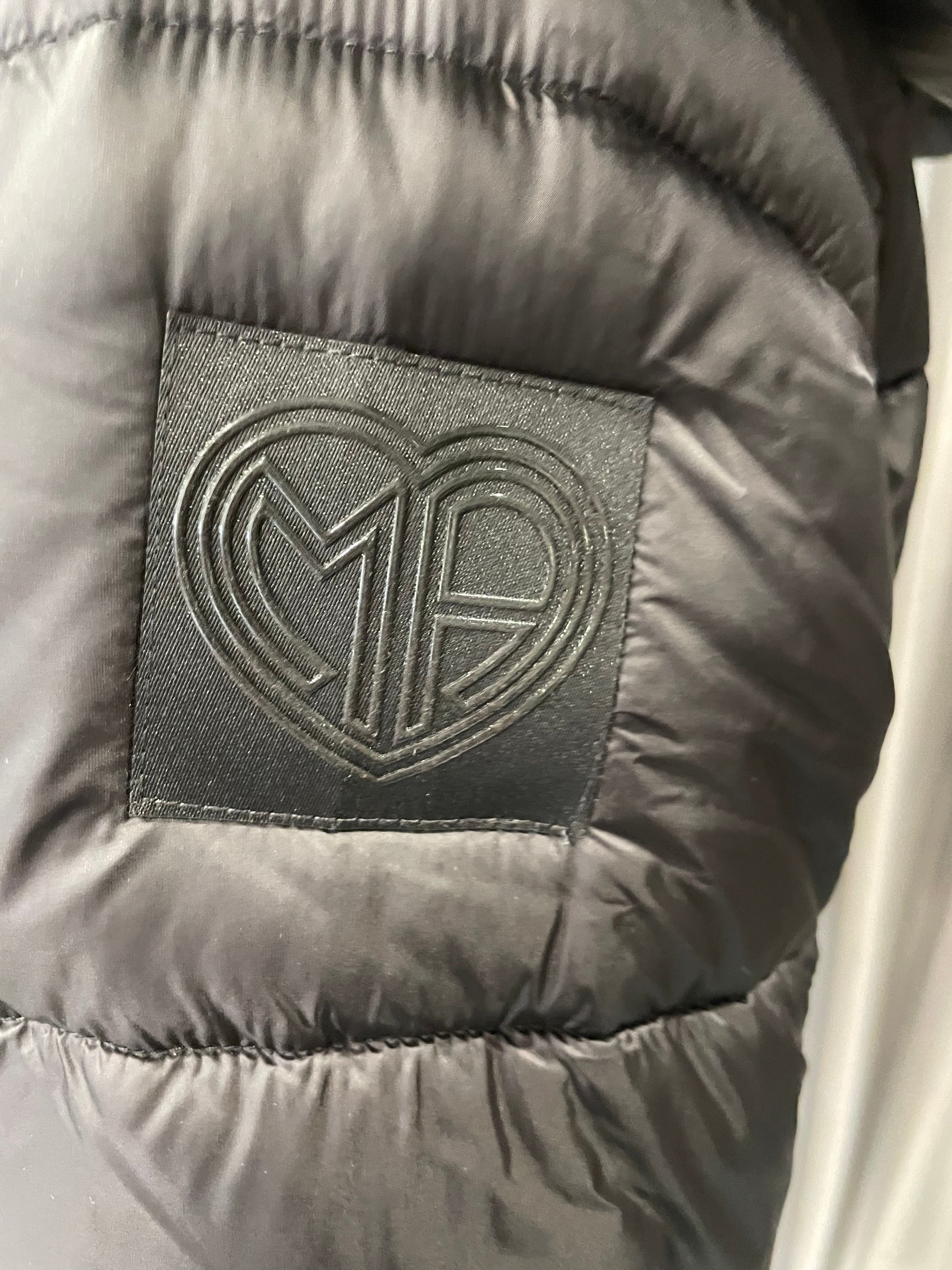 Puffer jacket with hood