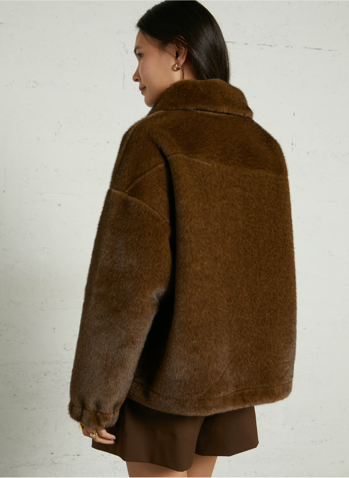 Eco-friendly
New
Suncoo
Faux fur coat - Khaki – DARLING