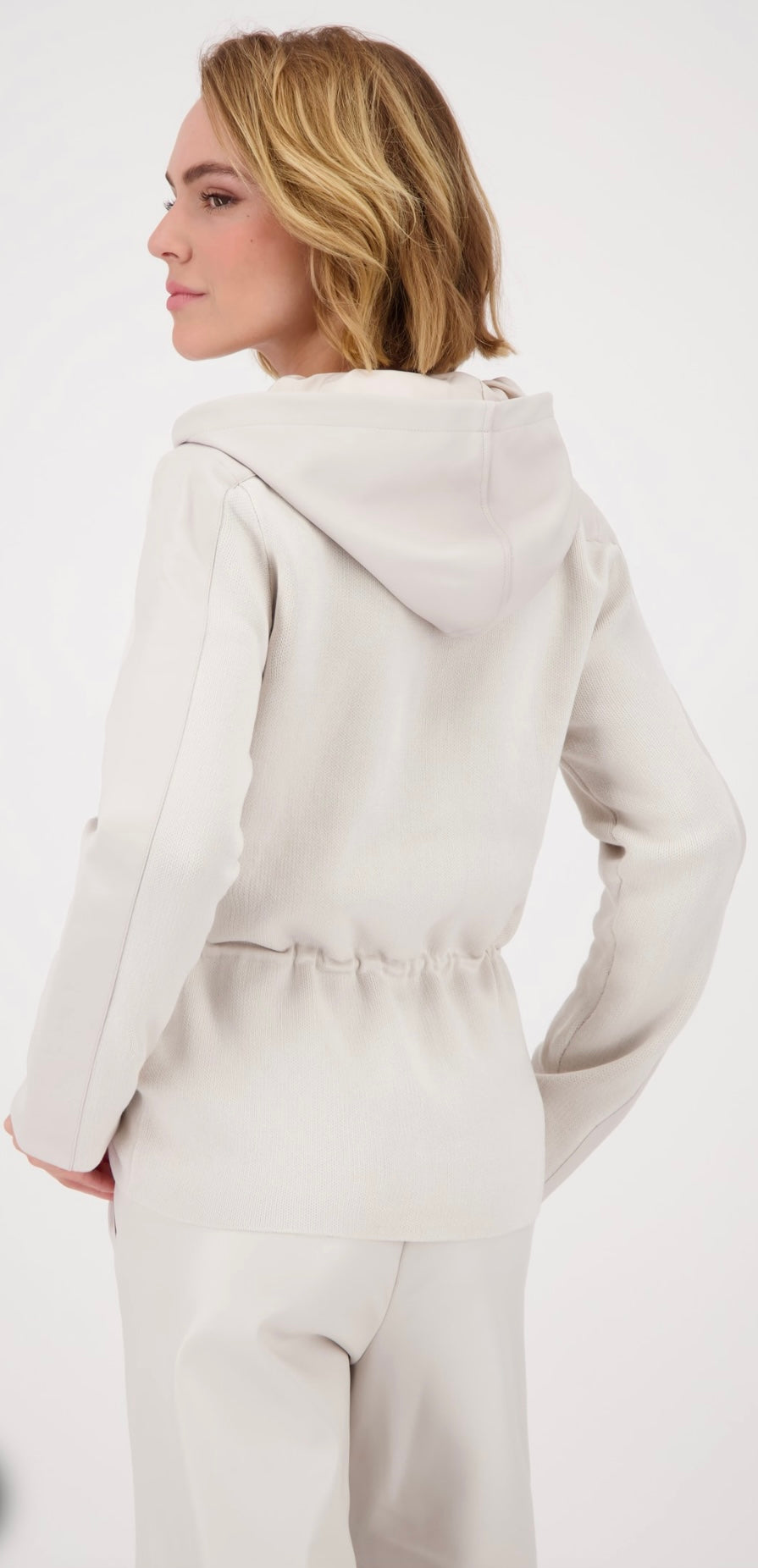 CARDIGAN WITH HOOD
COLOR:Oat Milk