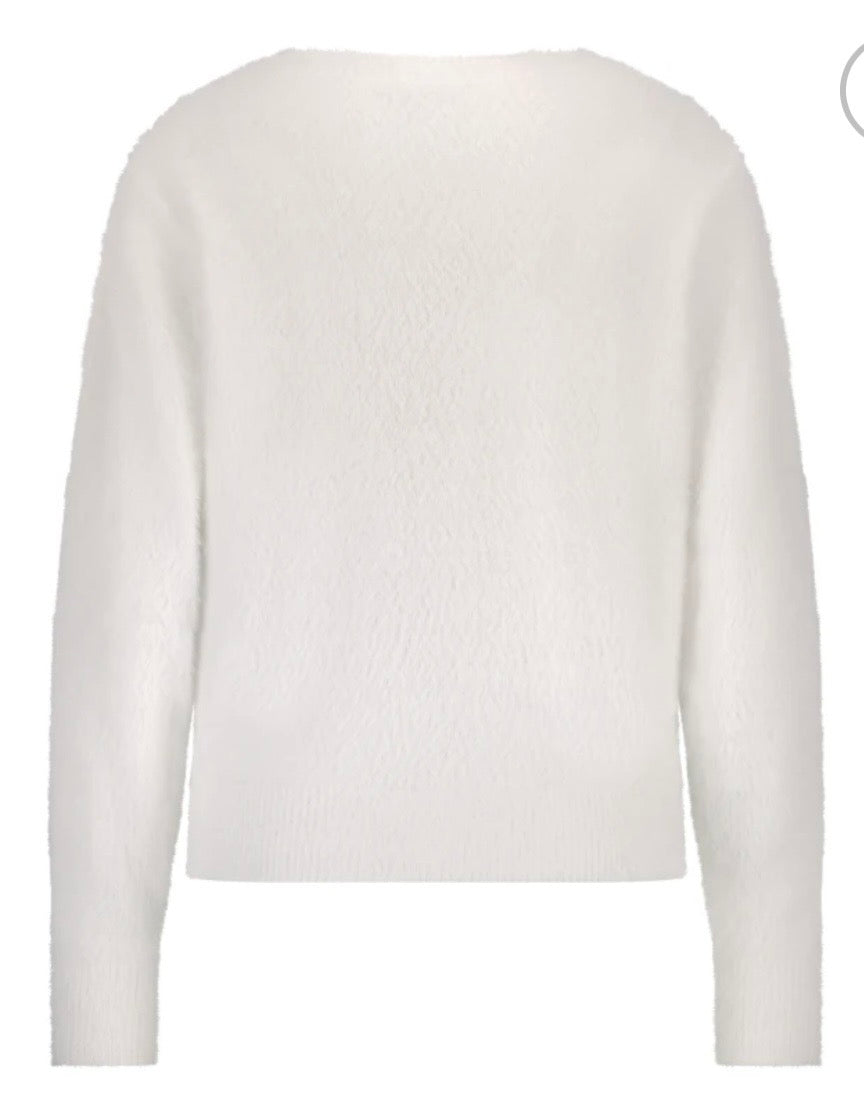 Red button fluffy sleeve ecru