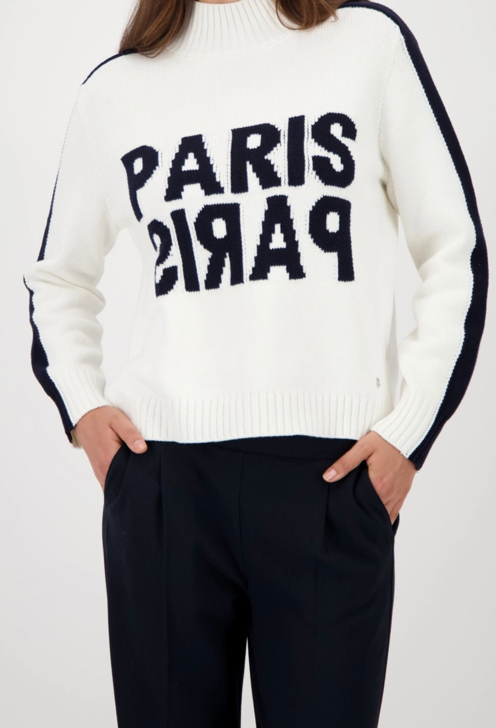 NEWLONG-SLEEVED JUMPER WITH DECORATIVE BUTTONS
COLOR:off white